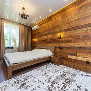 lucs-apartamenty-kolomiewski-6.hotels-of-kiev.com/