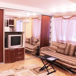 dwuhcomnatnaya-na-pobedy.hotels-of-kiev.com/